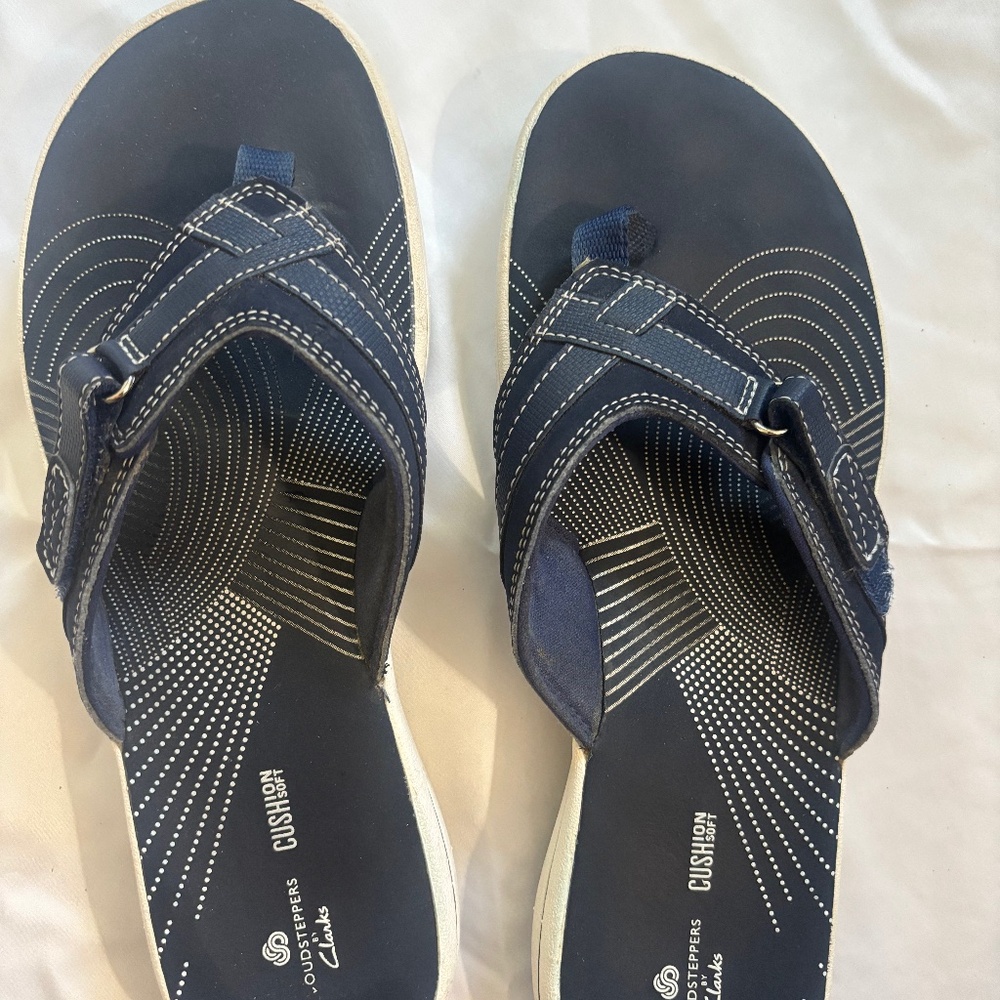 Women's Clarks Cloudstepper Sandal Size 9  Navy Blue - worn once.  NAVY, SIZE 9